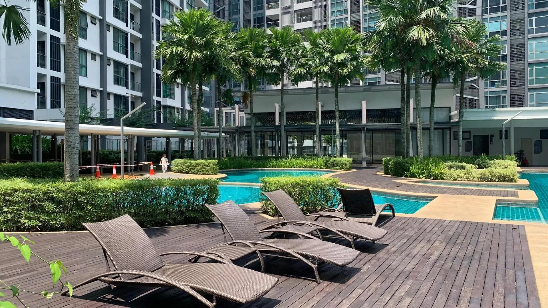 V Residence Suites 5-6Pax 3R1B Linked To Sunway Velocity Mall Mrt Lrt Maluri & Cochrane Klcc View Kuala Lumpur contacts